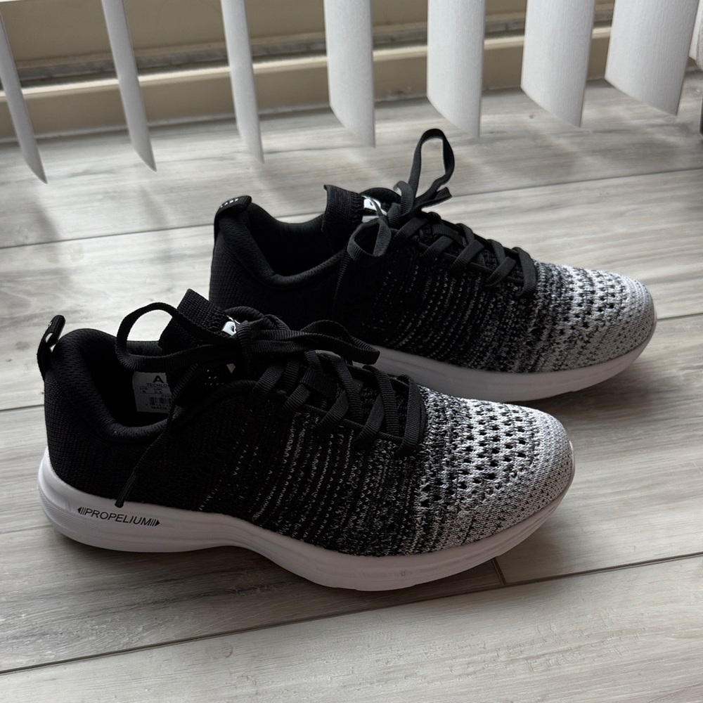 APL Women's TechLoom Pro - Picture 4 of 5